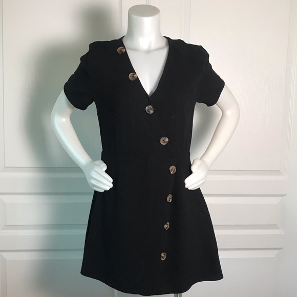 dresses with big buttons